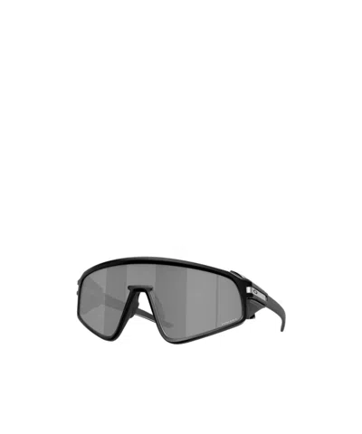 Oakley Geometric Frame Sunglasses In Gray