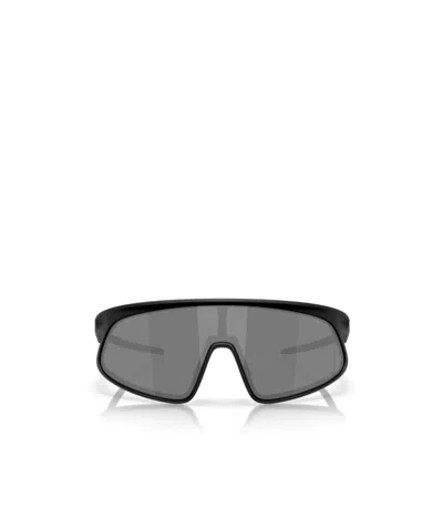 Oakley Geometric Frame Sunglasses In Gray