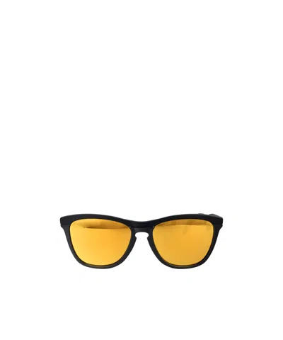 Oakley Geometric Frame Sunglasses In Yellow