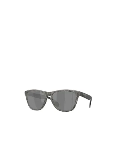 Oakley Geometric Sunglasses In Silver