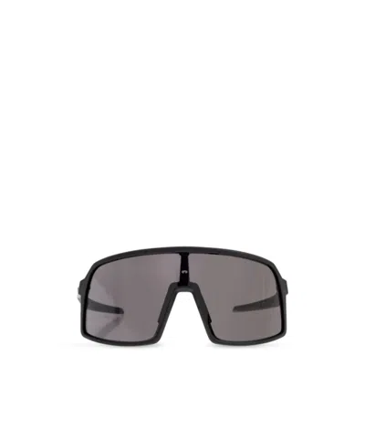 Oakley Geometric Sunglasses In Black