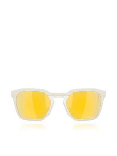 Oakley Geometric Sunglasses In Neutral
