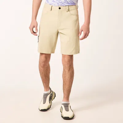 Oakley Golf Hybrid Short In White,silver
