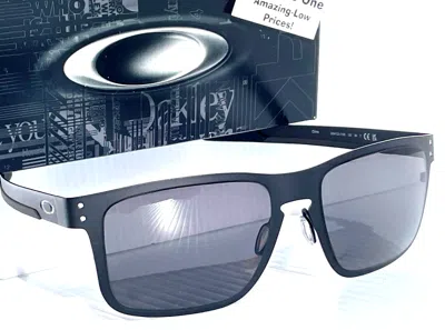 Pre-owned Oakley Holbrook Metal Matte Black Wpolarized Galaxy Black Lens Sunglass 4123