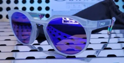 Pre-owned Oakley Hstn Metal 9279-0252 Sunglasses Matte Clear W/ Prizm Violet Lenses In Purple