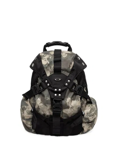 Oakley Icon Rc Camouflage-print Buckled Backpack In Multi