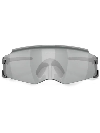 Oakley Kato Shield-frame Sunglasses In Gray