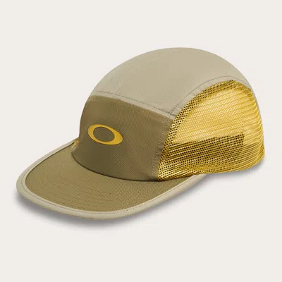 Oakley Latitude Arc Cap In Boulder,army,sulfide