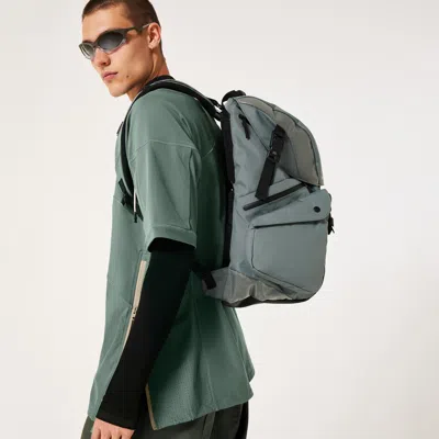 Oakley Latitude Flex Pack In Green