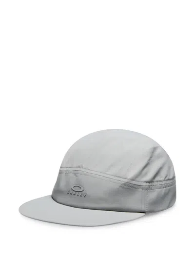 Oakley Latitude Panelled Cap In Gray
