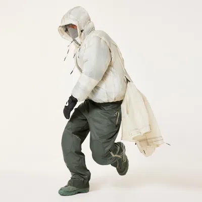 Oakley Latitude Soar Puffer Jacket In Neutral