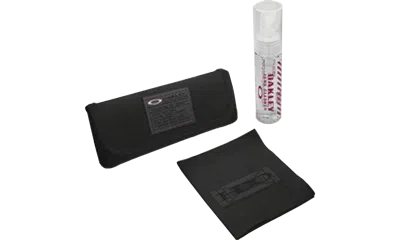 Oakley ® Lens Cleaning Kit In Black