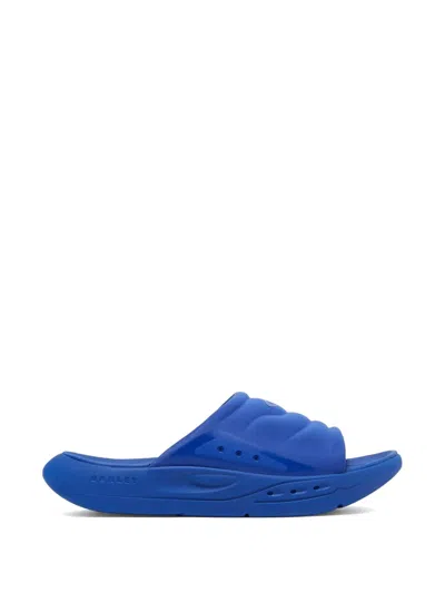 Oakley Logo-embossed Quilted Slippers In Blue