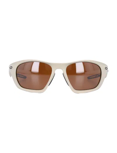 Oakley Matte Sand Lateralis Sunglasses With High-wrap Frame In Brown