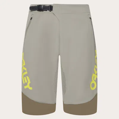 Oakley Maven Scrub Short In Mist