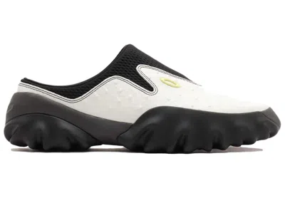 Pre-owned Oakley Men's  Factory Team Chop Saw Mule Ostrich Sneakers In White/black In Multi