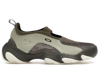 Pre-owned Oakley Men's  Factory Team Flesh Brain Dead Sneakers In Iron/brown/dark Grey In Multi