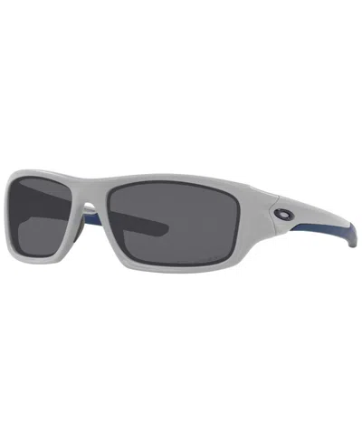Oakley Men's Polarized Rectangle Valve Sunglasses, Oo9236 In Gray