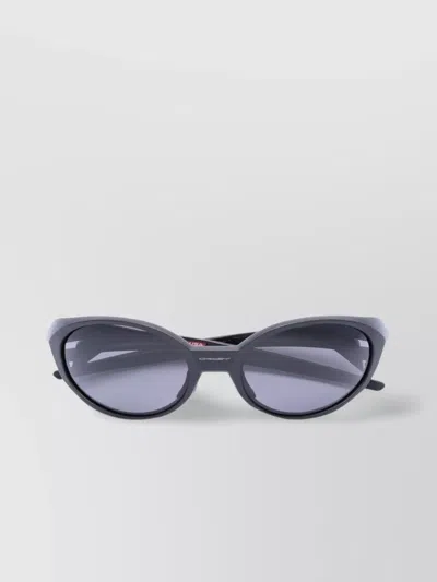 Oakley Oval Frame Sunglasses With Black Frame