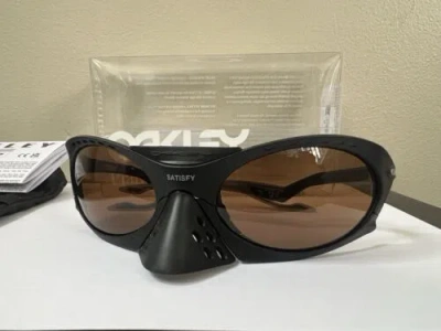 Pre-owned Oakley Plantaris X Satisfy Sunglasses Matte Black Prizm Bronze 100% Authentic
