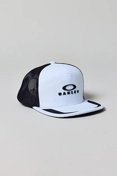 Oakley Podium Trucker Hat In White/black, Men's At Urban Outfitters