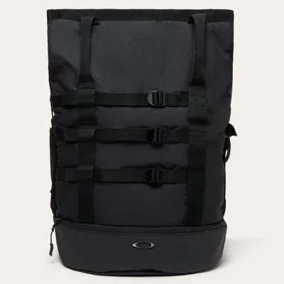 Oakley Reserve Utility Bag In Black