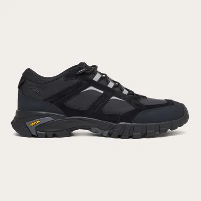 Oakley Sierra Terrain In Black