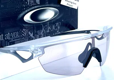 Pre-owned Oakley Sphaera Matte Clear Photochromic Clear To Black Iridium Sunglass 9403-07