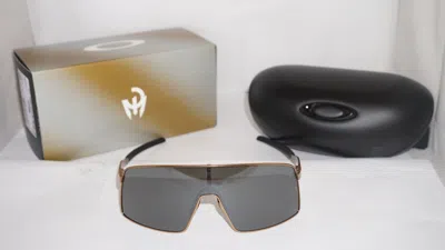 Pre-owned Oakley Sunnglasses Sutro Ti Patrick Mahomes Ii Titanium Gold Grey Oo6013 05 In Gray