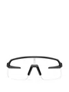 Oakley 수트로 기하학 선글라스 In Black