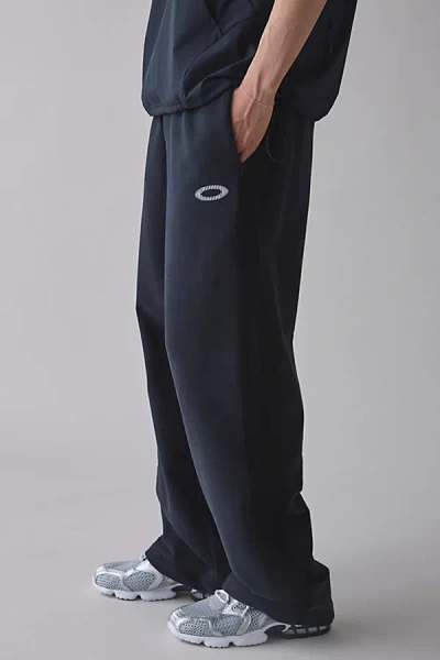 Oakley Uo Exclusive Open Hem Sweatpant In Blackout At Urban Outfitters