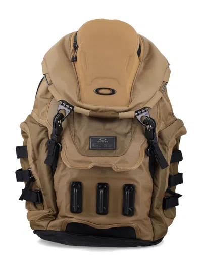 Oakley Versatile Urban Backpack For 17" Laptop - 34l Capacity In Total Coyote