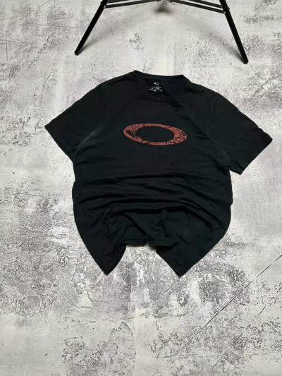 Pre-owned Oakley X Outdoor Life Vintage Oakley Center Logo T-shirt In Black