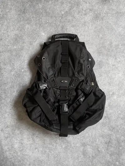 Pre-owned Oakley X Outdoor Life Vintage Oakley Icon 2.0 Backpack In Black