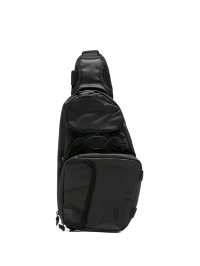 Oakley Zipped Belt Bag In Black