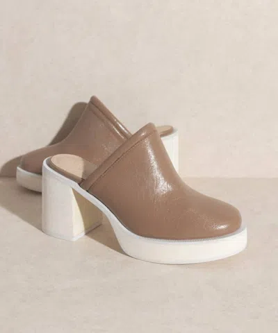Oasis Society Women's The Ava Clog In Tan In Multi