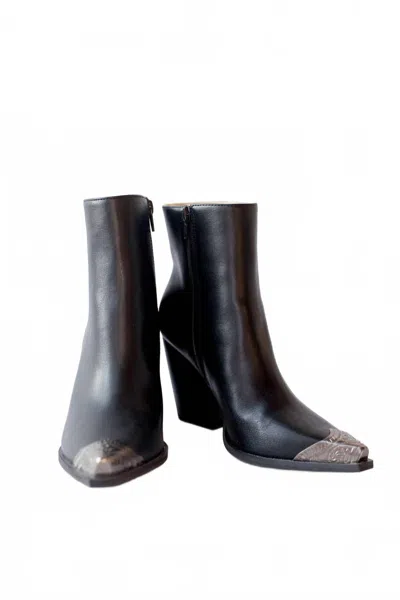 Oasis Society Zion Western Boots In Black