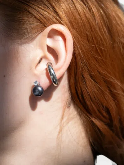 Obsidian Pearl Stud Earrings In Silver