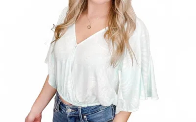 Ocean Drive In The Air Short Sleeve Cropped Top In Aqua In Blue