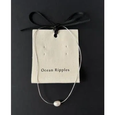 Ocean Ripples 925 Sterling Silver Single Pearl Necklace In Metallic