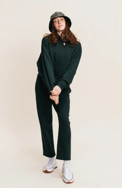 Ocio Organic Cotton Teddy Cropped Pant In Green