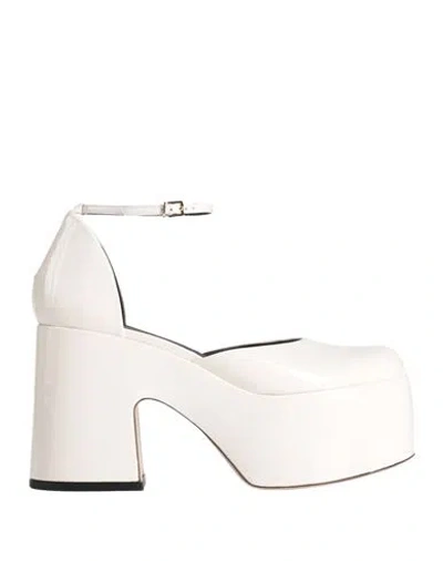 Odissi Odissì Woman Pumps Ivory Size 9 Leather In White