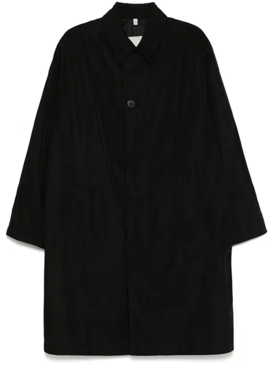 Off Duty Moore Mantel In Schwarz