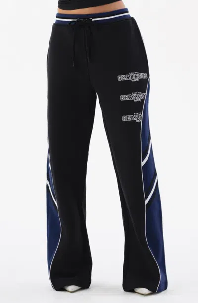 Off Season Colorblocked Fleece Straight Leg Pants In Black
