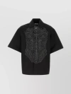 OFF-WHITE BODY STITCH CONTRASTING EMBROIDERED POPLIN SHIRT