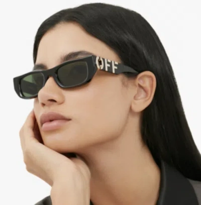 Pre-owned Off-white Oeri124s24pla0011055 Fillmore Black Sunglasses In Green