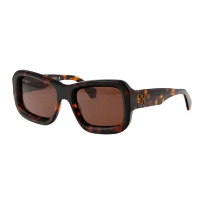 Off-white Sunglasses Rectangle Full Rim, Havana Frame And Brown Lens Oeri091verona6064