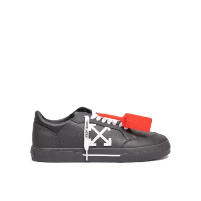 Off-white Off White Off White Vulcanized Low Sneakers In Black