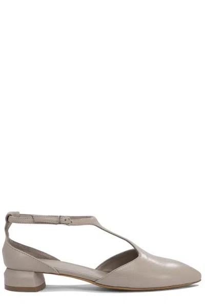 Officine Creative Pointed Low-heeled Shoes In Beige