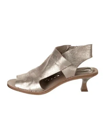 Pre-owned Officine Creative Leather Sandals In Gold/metallic